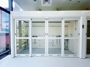 全鋼走入式通風柜（移門）